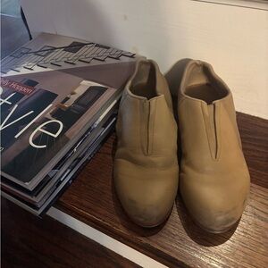 Teen Slip-On Leather Shoes in Tan Tap